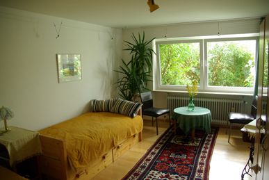 Schlafzimmer 1